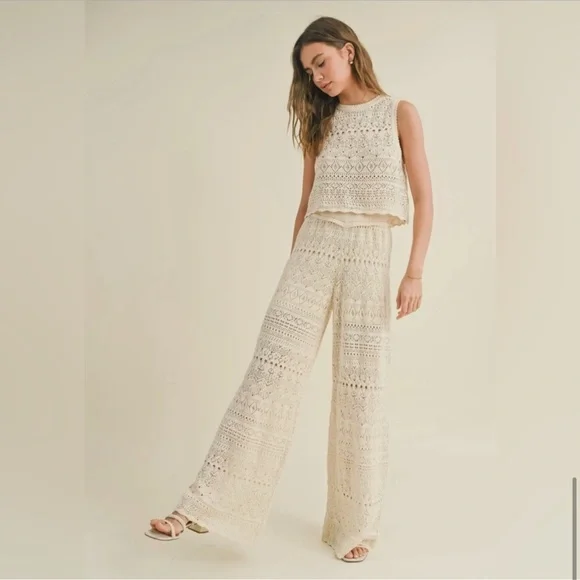 900. NEW The Laguna Beach Crochet Pants - Picture 1 of 4